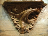 Cathédrale de Saint-Pol-de-Léon : stalle 04 (provenant du château de Kerjean)