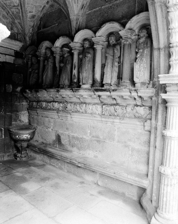 Bénitier, église paroissiale Saint-Hervé (Lanhouarneau)