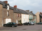 Alignement de maisons, 3-7 place du Bourg (Le Verger)