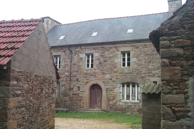 Maison, route de Kergall (Ploubazlanec)