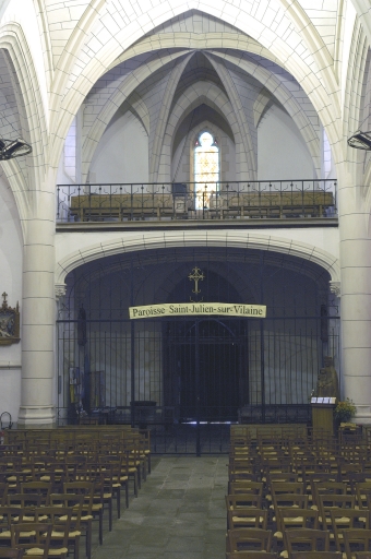 Tribune et son garde-corps