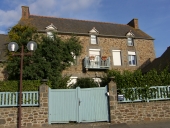 Maison, 13 rue de la Mairie (Saint-Guinoux)