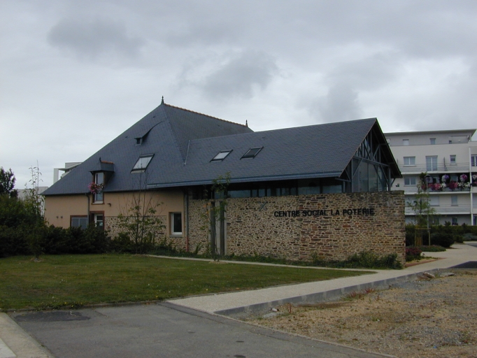 Ancienne maison de retenue, dite Ronselay ou le Ronceray, actuellement centre social, 110 rue de la Poterie (Rennes)