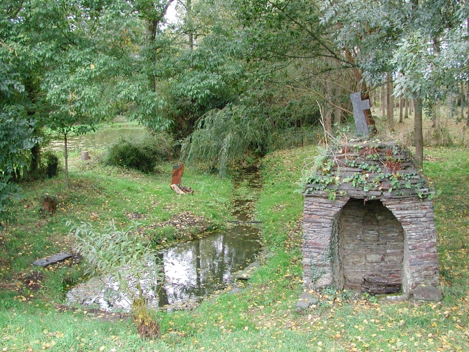 Fontaine et lavoir, le Haut Bilain (La Chapelle-de-Brain)