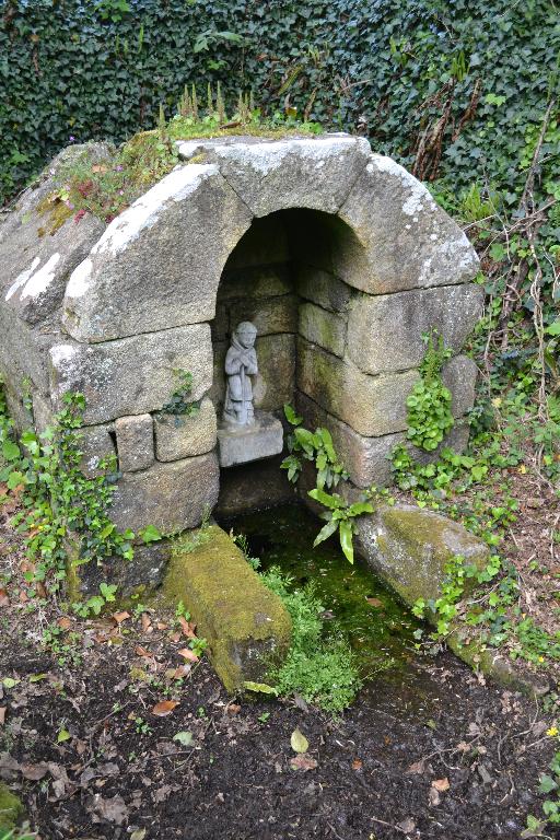 Fontaine de dévotion Saint-Fiacre (Goulien)