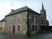 Maison, 2 rue de l'Ecole (Chasné-sur-Illet)
