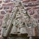 Haut-relief : Anges recevant le sang de l'Agneau pascal dans un calice