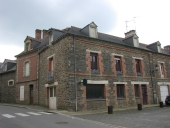 Maison, 1 rue des Ursulines ; rue de la Poterie (Châteaugiron)