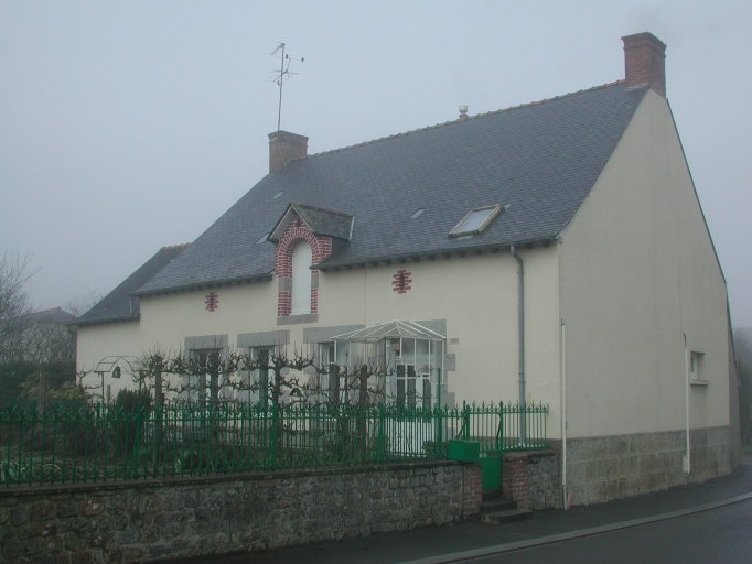 Ferme, actuellement maison, rue Normand d'Etrelles (Etrelles)