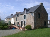 Maisons et fermes, alignement de plusieurs logis, Tréfumel (La Chapelle-aux-Filtzméens)