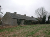 Alignement de 5 maisons, les Ombres (Bonnemain)