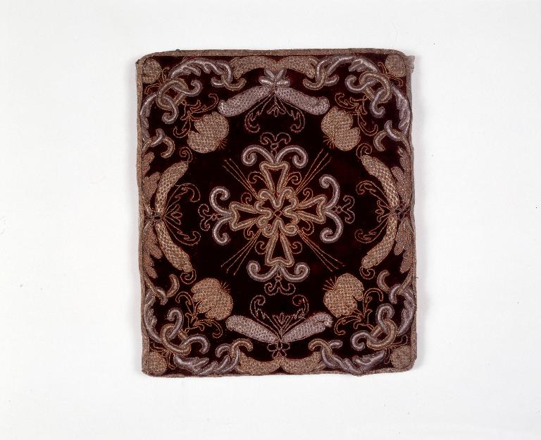 Bourse de corporal, basilique Notre-Dame-du-Roncier (Josselin)