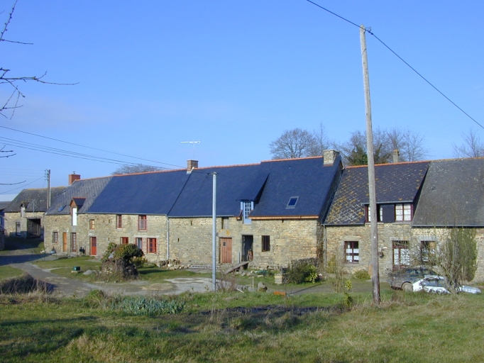 Alignement de quatre logis de ferme, le Verger (Saint-Léger-des-Prés)