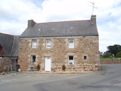 Maison, Buguélès, rue du Port (Penvénan)