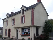 Maison à boutique, 14 rue de la Croix Faucheux (Saint-Erblon)