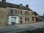 Maison, 7 place de l'Eglise (Dourdain)