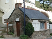 Ancien bureau de douane du port de Bréhec, actuellement capitainerie, Bréhec (Plouézec)