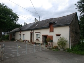 Maisons, alignement de trois logis, le Fougeray (Bréal-sous-Montfort)