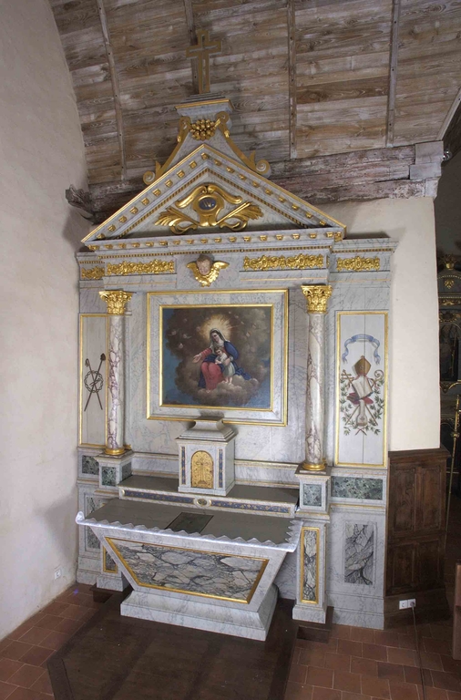 Ensemble de l'autel de la Vierge : autel, tabernacle, gradin d'autel, degré d'autel, retable (Saint-Aubin-du-Pavail fusionnée en Châteaugiron en 2017)