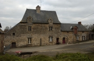 Les châteaux et les manoirs sur la commune d'Availles-sur-Seiche