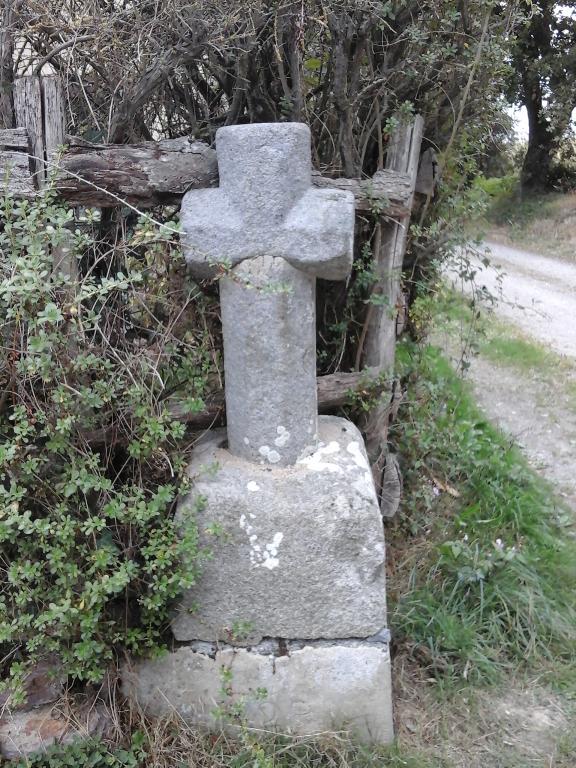 Croix, lieu-dit de Croix l'Abbé, (L'Hermitage)