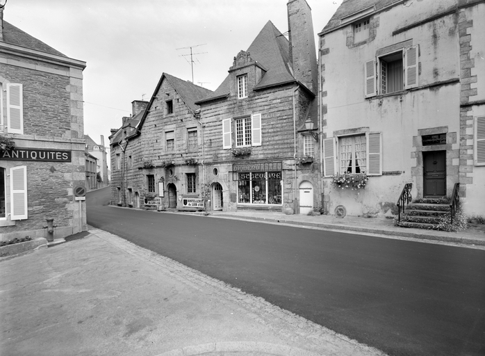 Maison, rue du Pélican (Rochefort-en-Terre)