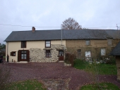 Alignement de trois fermes, la Ville au Vêque (Iffendic)