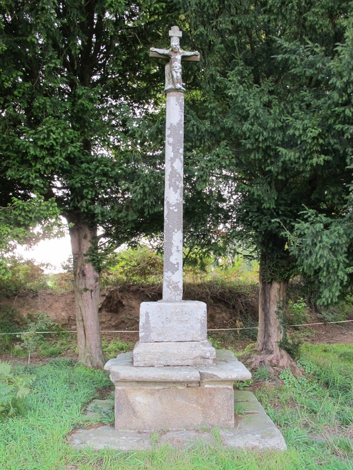 Croix de chemin dite Croix Piriou (Lanvellec)
