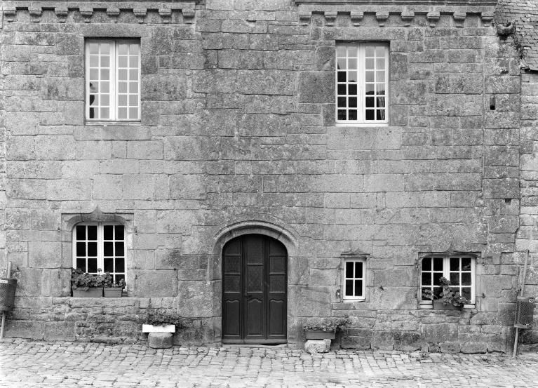 Maison, place de l'Eglise (Locronan)