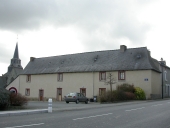 Alignement de plusieurs maisons, 2-4-6-8 place de la Longère (La Baussaine)