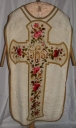 Ornement blanc 1 : chasuble, bourse de corporal, étole, manipule, voile de calice