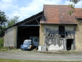 Alignement de deux fermes et d'une maison, puis ferme, les Mesnils (Montreuil-le-Gast)