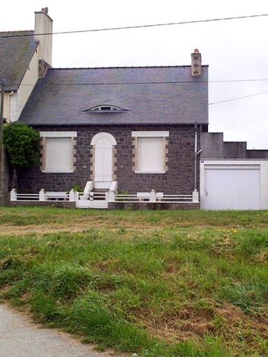 Maison dite Bonne Brise, 46 rue du Littoral, le Bout de la Ville (Hirel)