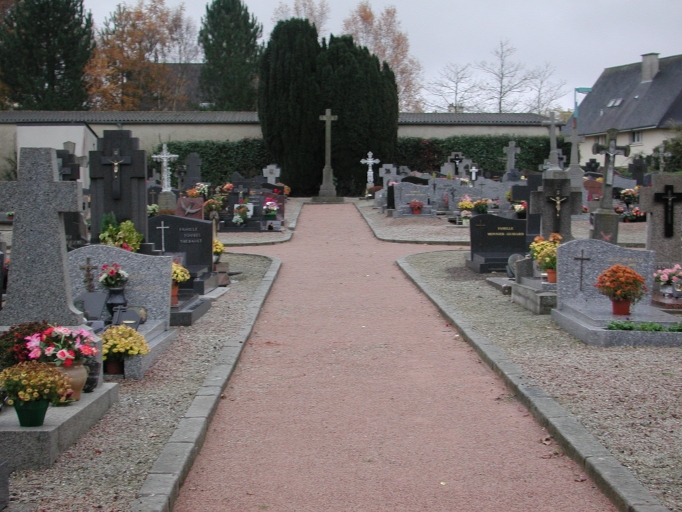Cimetière, rue de la Mairie (La Chapelle-des-Fougeretz)