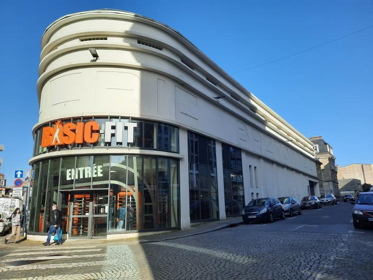 Ancienne quincaillerie, angle de la rue Saint-Benoit et de la rue Saint-Vincent (Saint-Brieuc)