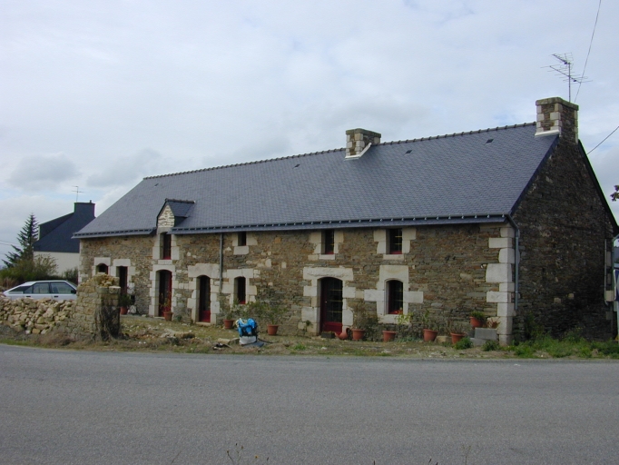 Ferme 1, Nénez (Pluméliau fusionnée en Pluméliau-Bieuzy en 2019)