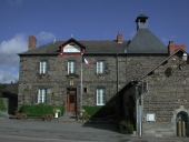 Mairie, écoles, cimetière et monuments aux morts sur la commune de Guipry (fusionnée en Guipry-Messac en 2016)