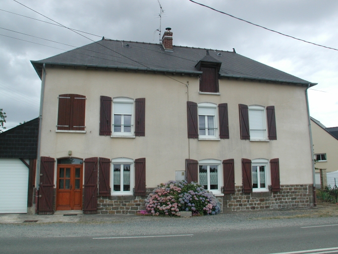 Maison, le Pont (Vignoc)