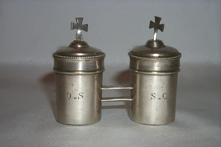 Ampoule aux Saintes huiles ; ampoule à Saint chrême