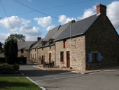 Alignement de logis de ferme, la Chiffardière (Dingé)