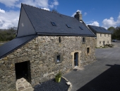 Ensemble de trois anciennes fermes, Kerlivit (Argol)