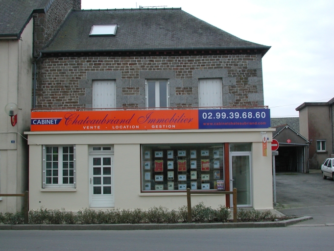 Café, 6 place de la Mairie (Sens-de-Bretagne)