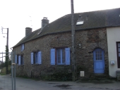 Alignement de maisons, 4-2 rue de la Mairie (Orgères)