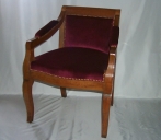 Ensemble d'un fauteuil de célébrant et 2 tabourets d'église