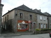 Maisons, 12-14 place André Ferré (Tinténiac)