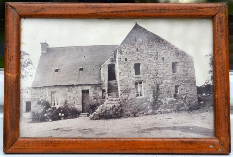 Ferme avec logement de prêtre à Le Guirec (Ploubezre)