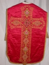 Ornement rouge 2 : chasuble, étole, voile de calice, manipule et bourse de corporal