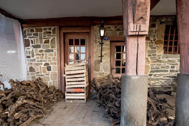 Maison à porche, 2 rue d'Anjou (La Guerche-de-Bretagne)