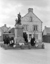 Monument aux morts, place Bienvenue (Uzel)