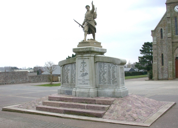 Monument aux morts des Enfants de Pléhérel morts pour la Patrie, place de Chambly (Fréhel)